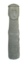 Abstrakte Figur - Mensch. Die Höhe beträgt 125 cm | Naturstein (Basanit), Steinmetzarbeiten 